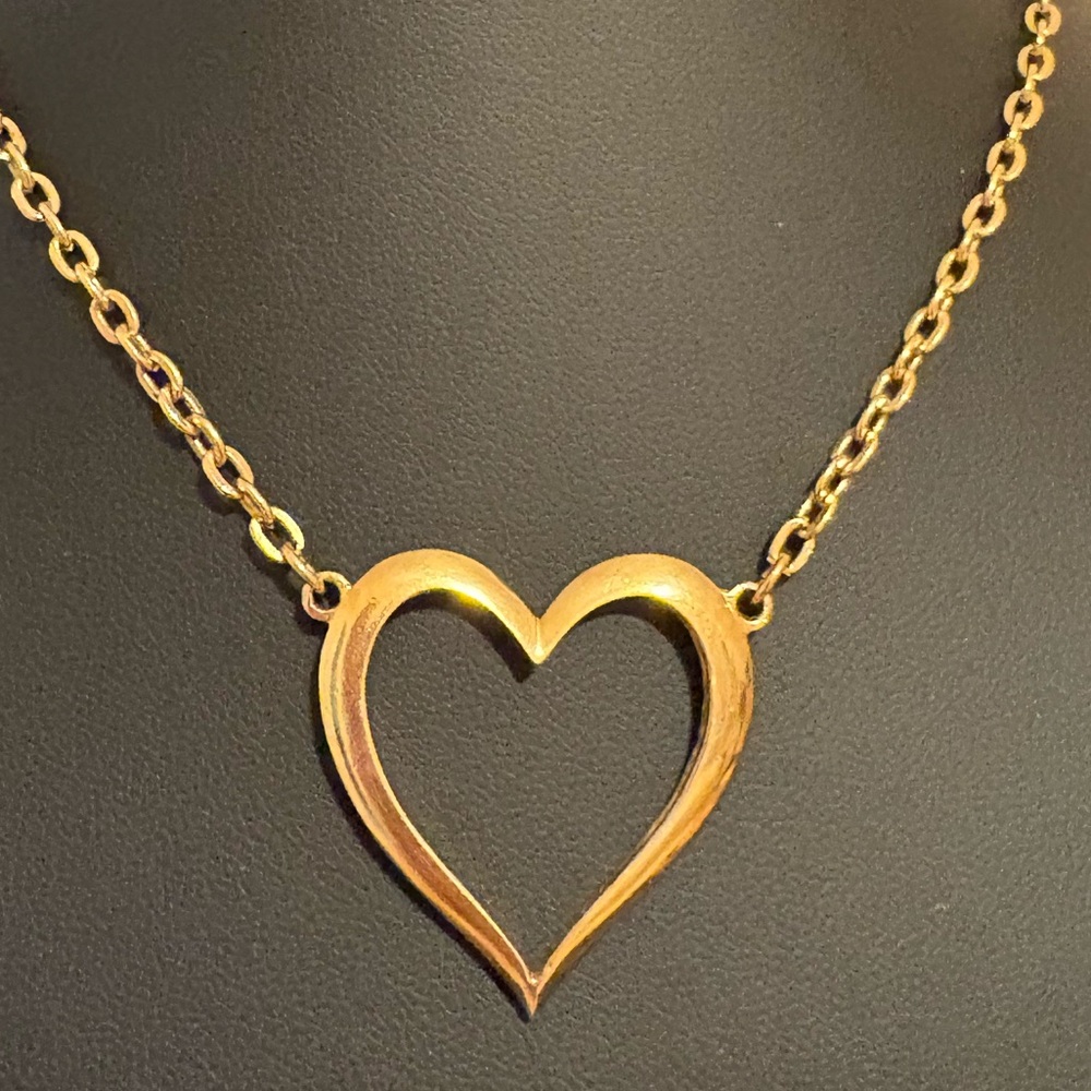 Vintage Trifari rich gold open heart necklace choker 14" 15" 16"